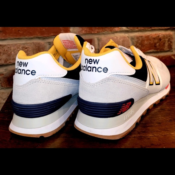 New Balance shoes - Picture 3 of 4